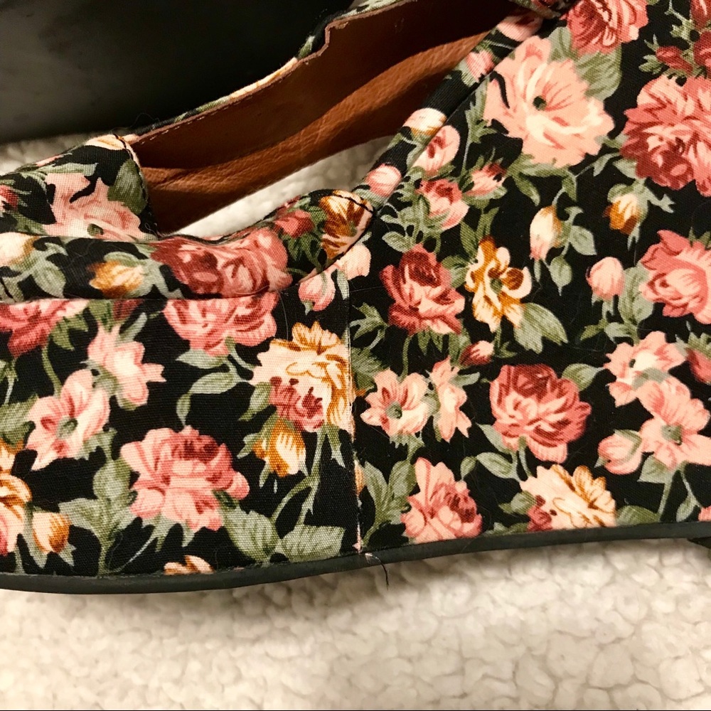 Jeffrey Campbell Mariel floral wedge sandal 🌸 - Picture 5 of 6